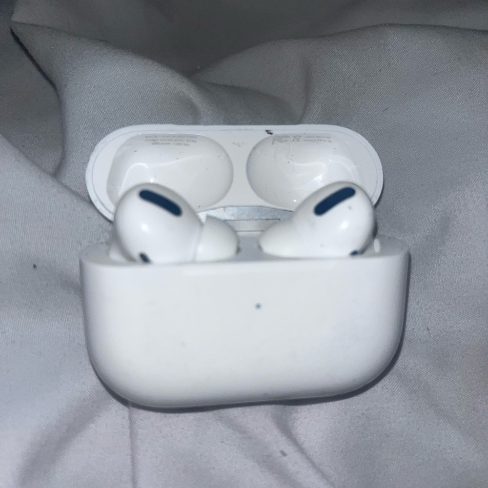 Apple White Earbud Headphones